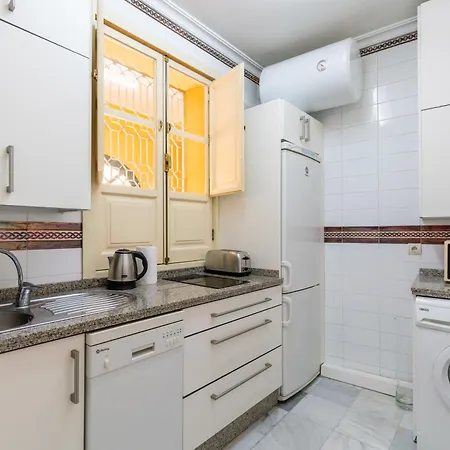 Cathedral Penthouse- Big Private Terrace- Parking 아파트