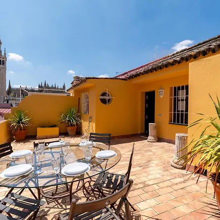 Cathedral Penthouse- Big Private Terrace- Parking דירה