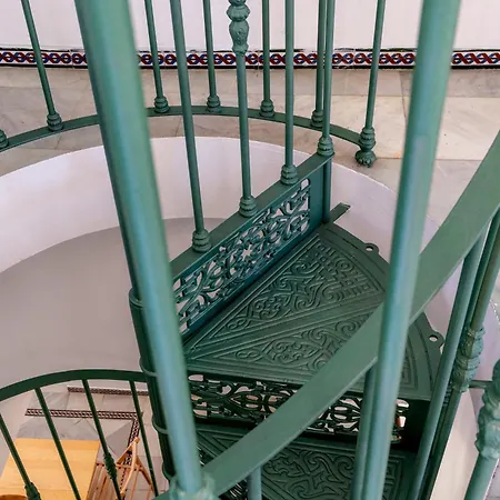 Cathedral Penthouse- Big Private Terrace- Parking דירה *