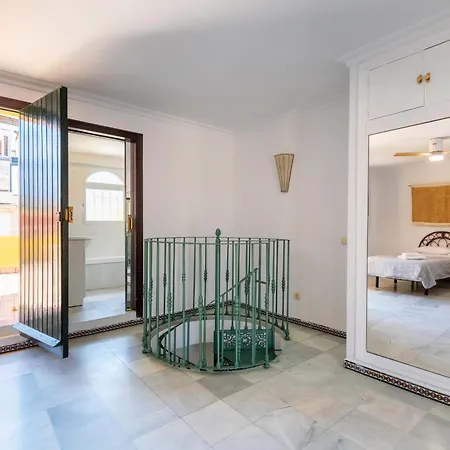 דירה Cathedral Penthouse- Big Private Terrace- Parking סביליה